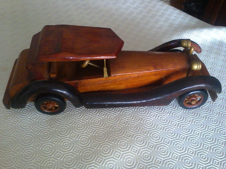 Carro em Madeira
