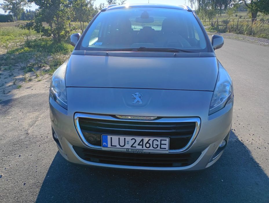 Peugeot 5008 Polecam wspaniały komfortowy samochód rodzinny.