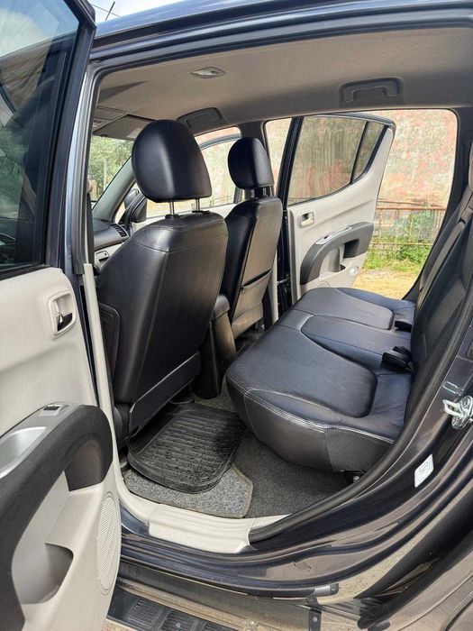 Mitsubishi L200 pick up 4x4 cabine dupla 2010
