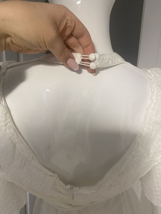 Biała sukienka Asos L/XL z odkrytymi plecami