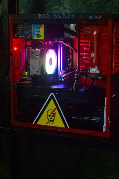 Продам кастомний ігровий ПК "Red Baron" + повний комплект для роботи та розваг подарунок для дитини тягне Сталкер 2