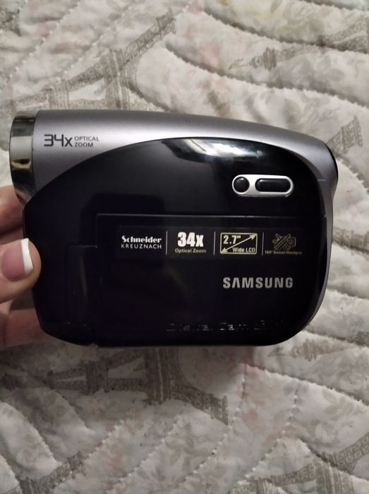Продам видеокамеру Samsung 34X