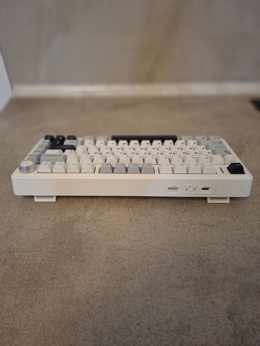 Механічна клавіатура Aula F75 - в дуже хорошому стані
