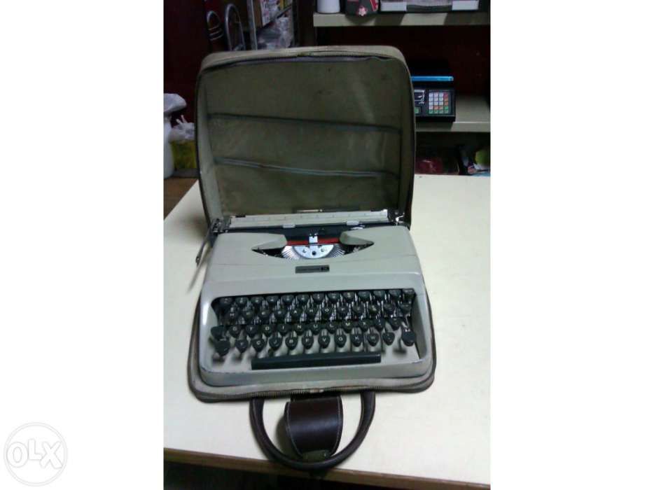 Underwood 18 Typewriter