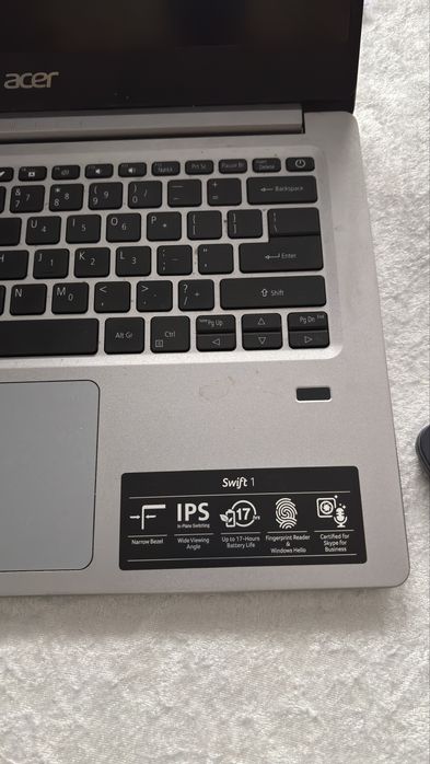 Sprzedam laptop acer swift1