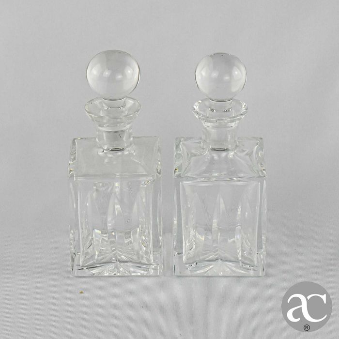 Par de frascos de perfume em Cristal Atlantis decoração lapidada