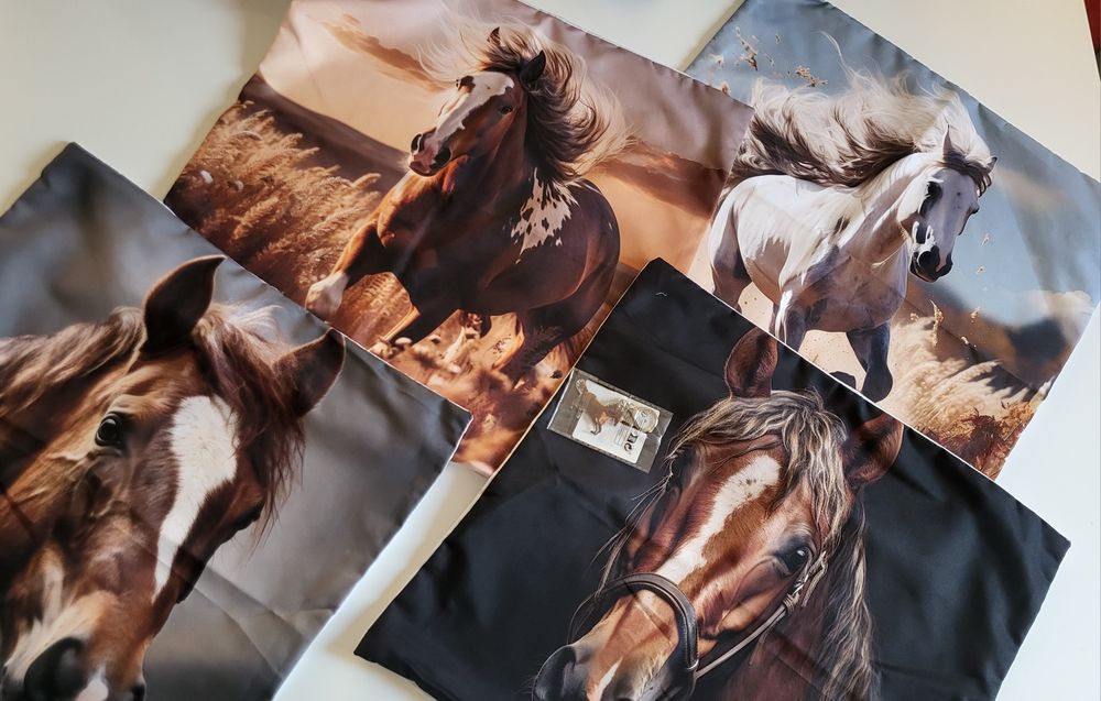 Poszewki na poduszki/ jaśka/ motyw koni, NOWE 4szt + gratis.