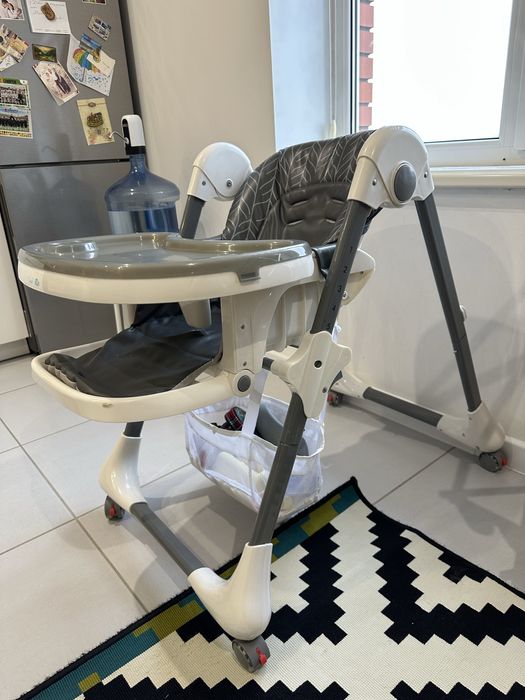 Стілець для годування