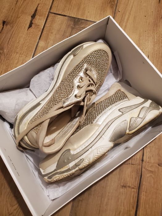 Шкіряні кросівки vitto Rossi.