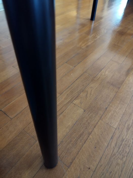 Estrutura metálica de mesa