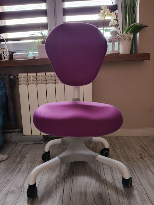 Sprzedam łóżko ,komodę i fotel do biurka