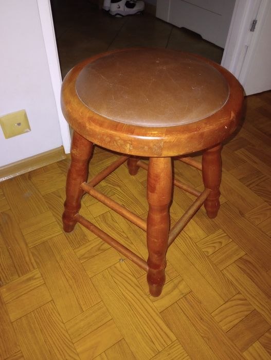Taboret drewniany