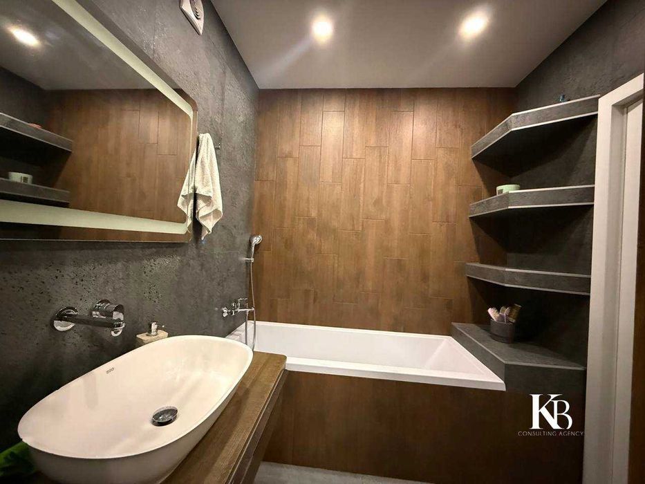 Продам 4 х кімнатну квартиру 3 окремі спальні River Park Видова 87 м2