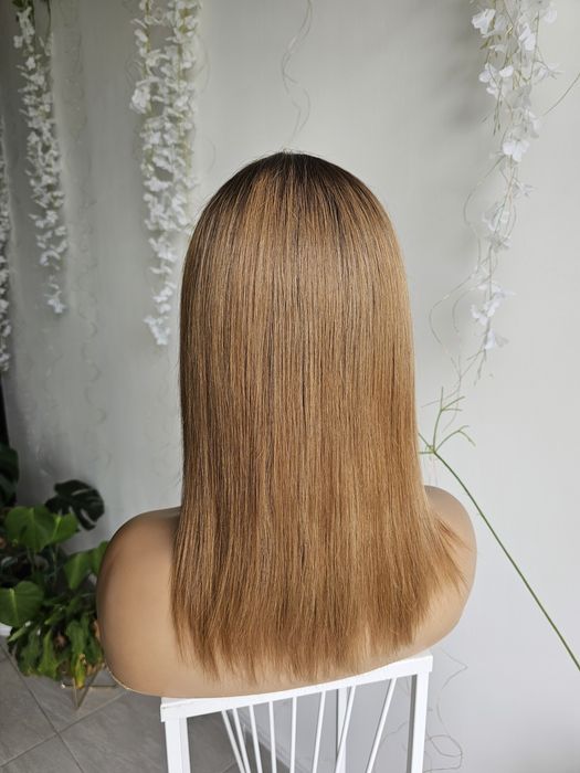 Peruka z włosów naturalnych Carmen karmelowy blond z odrostem grzywka