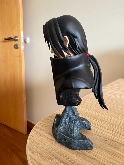 Busto da figura Itachi