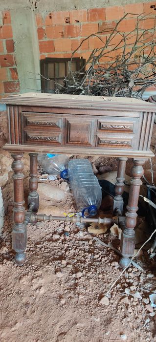 Mesas de cabeceira antigas