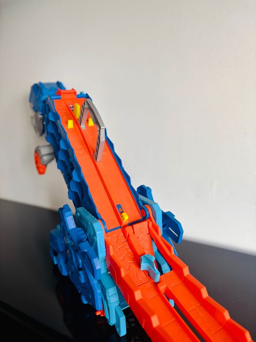 Hot Wheels T-Rex Transportador Gigante – Dinossauro com Pista