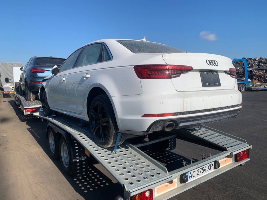 Четвертя audi a4 b9