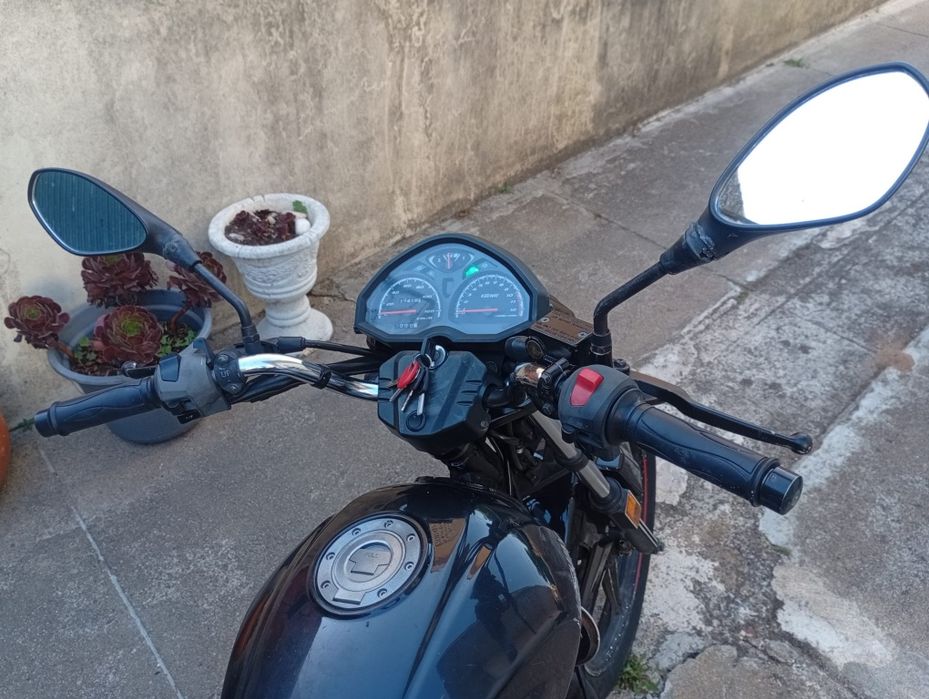 Moto keewei strike