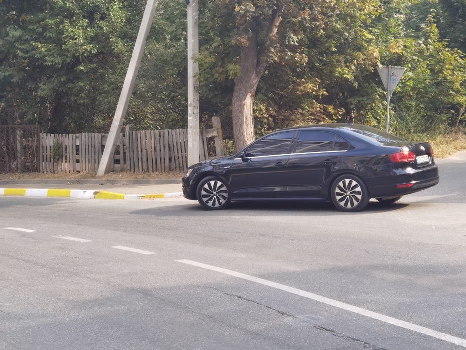 Продам Volkswagen Jetta hybrid