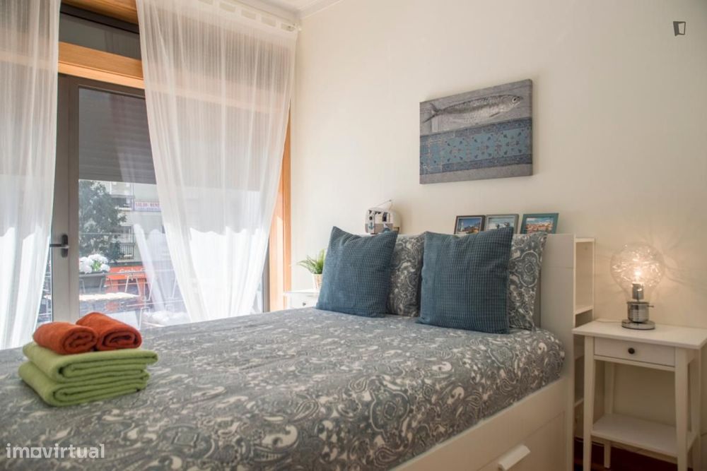 Quarto - localizado em Matosinhos Porto