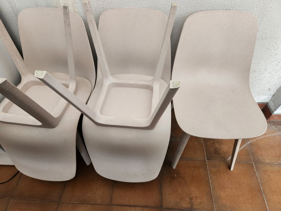 Cadeira Plastico Beje (tenho várias)