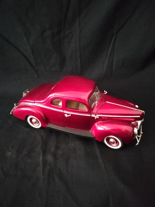 Miniatura escala 1:18 Ford 1940