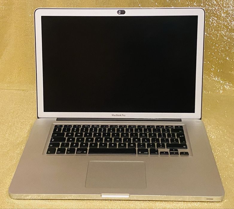 Apple Macbook Pro 15 cali intel i7 RAM 16GB dysk 640GB