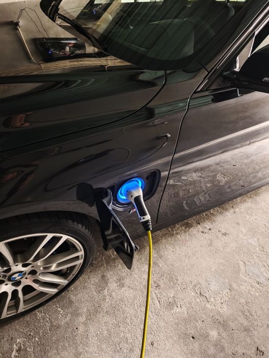 BMW 330e  pack m