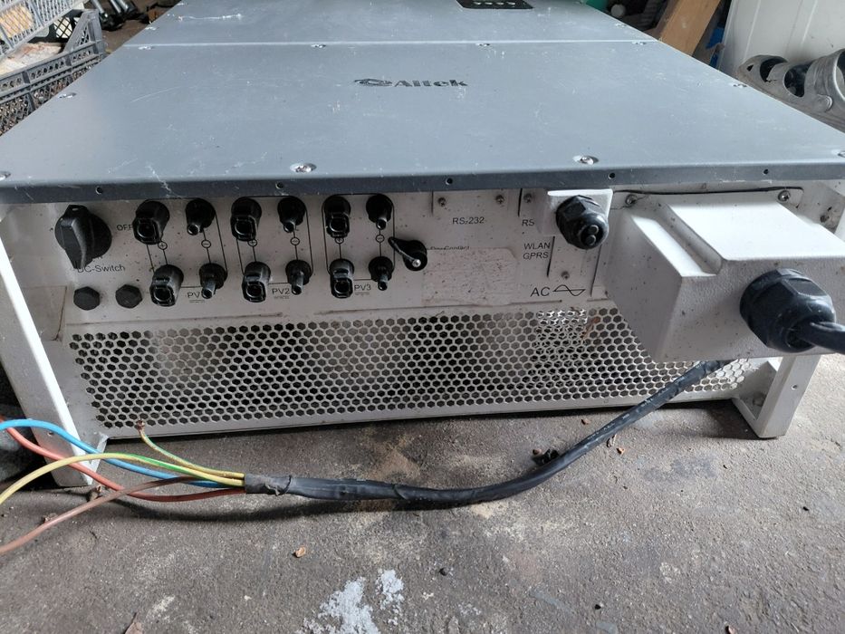 Продам мережевий інвертор Altek