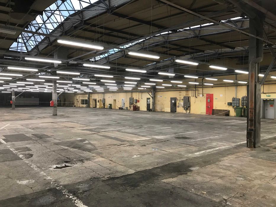 Hala magazyn na parterze ok 2000m2  Stradom