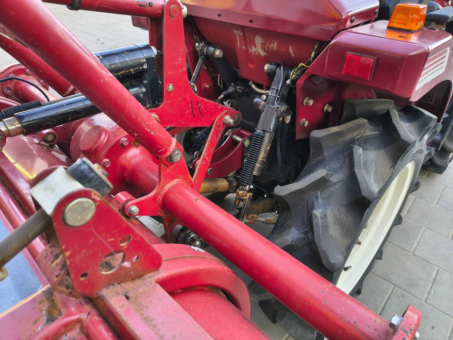 Японський мінітрактор Mitsubishi MT 165