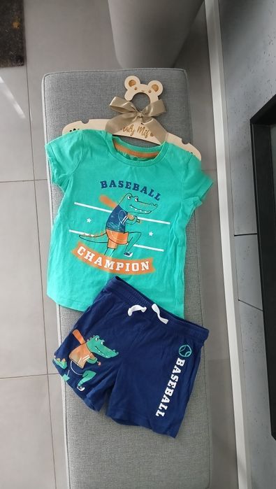 Komplet letni dla chłopca koszulka + spodenki r.98