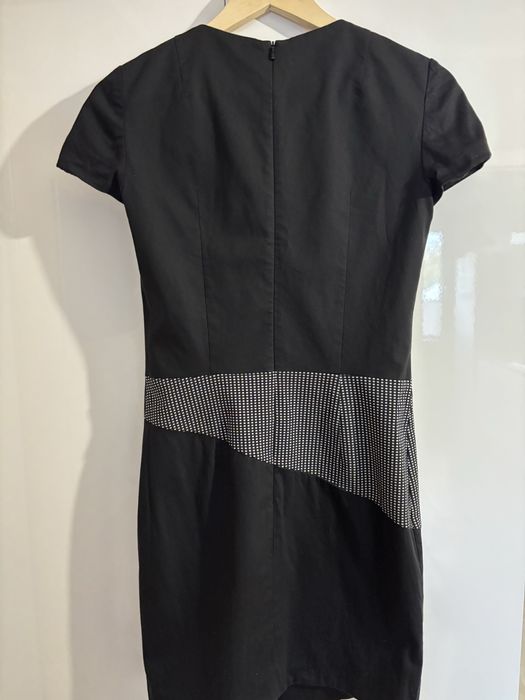 Hugo Boss-czarna sukienka