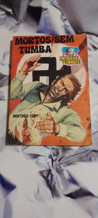 Livro _Mortos sem Tumba_ de Mortimer Cody