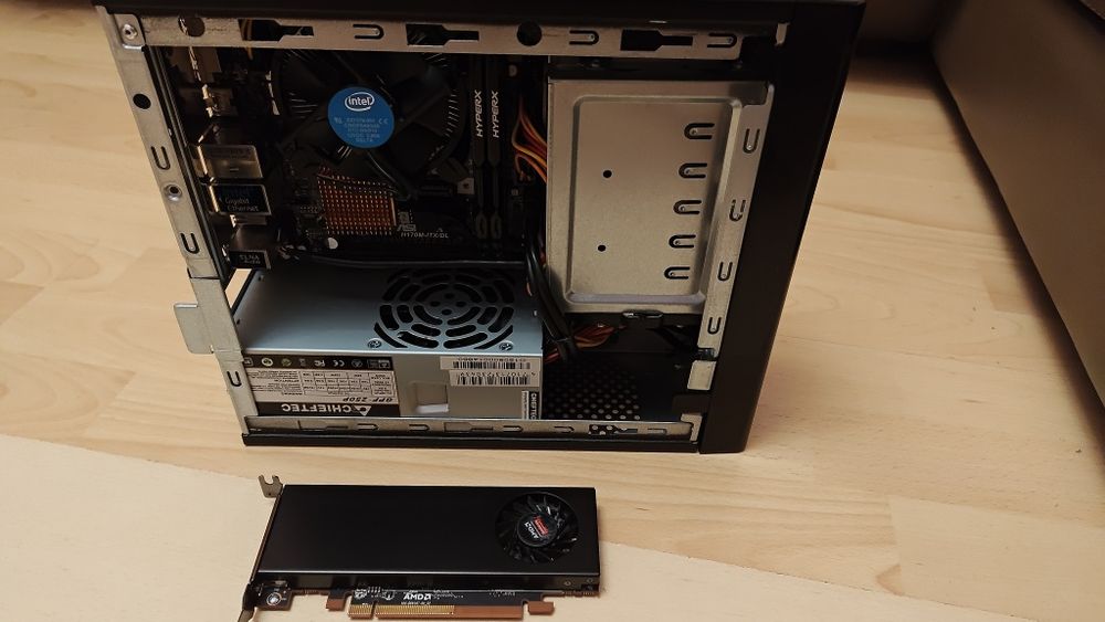 Mini obudowa SSF Chiftec + zasilacz Chieftec