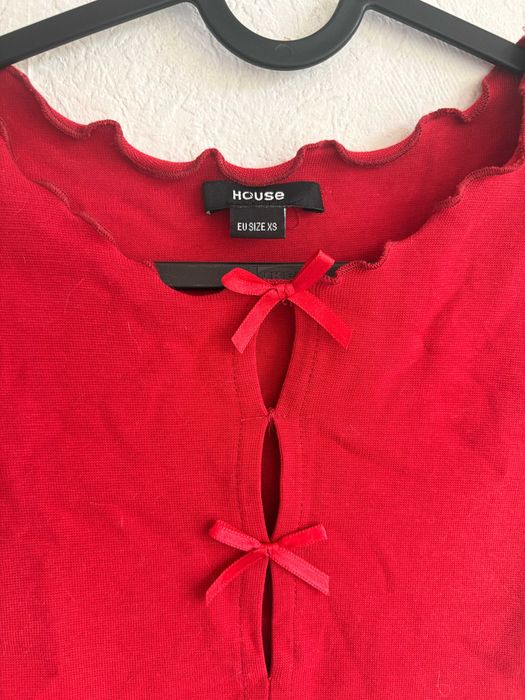 Uroczy czerwony crop top z kokardkami XS