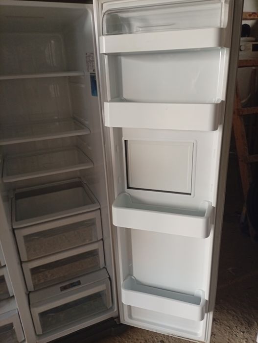 Холодильник Samsung side by side