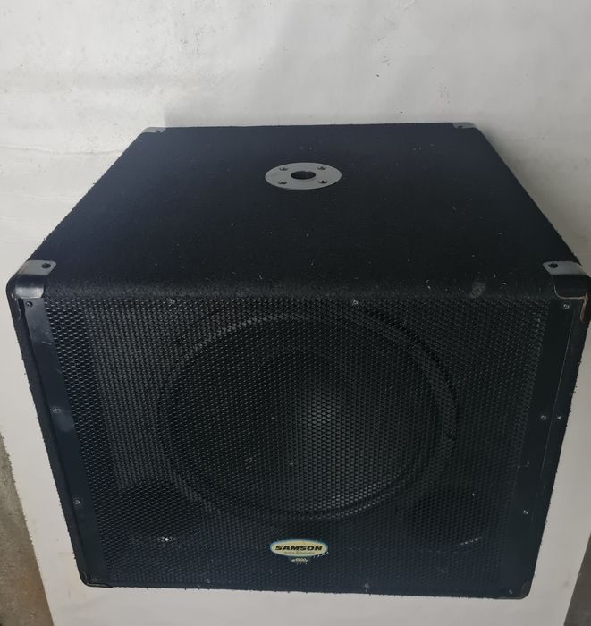 Sub-Grave 1000W pico / 500w reais