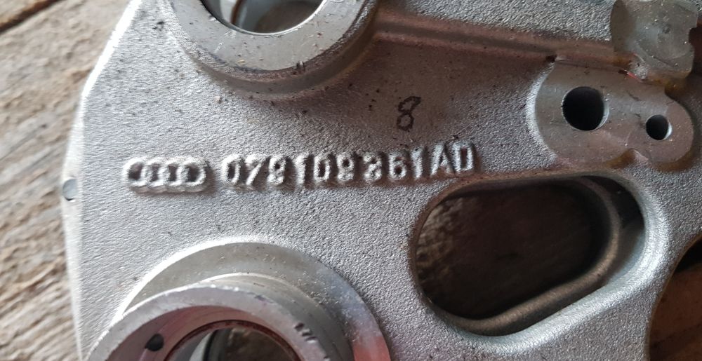 Płyta napędu pompy oleju Audi V8 4.​2 FSI 0​7​9​1​0​9​3​6​1​A​D NOWE