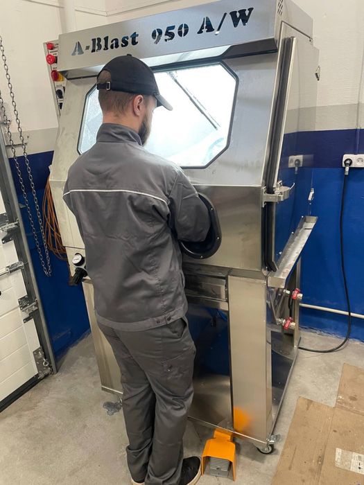 Аквабластинг, мойка, чистка деталей. Услуги аквабласта Киев