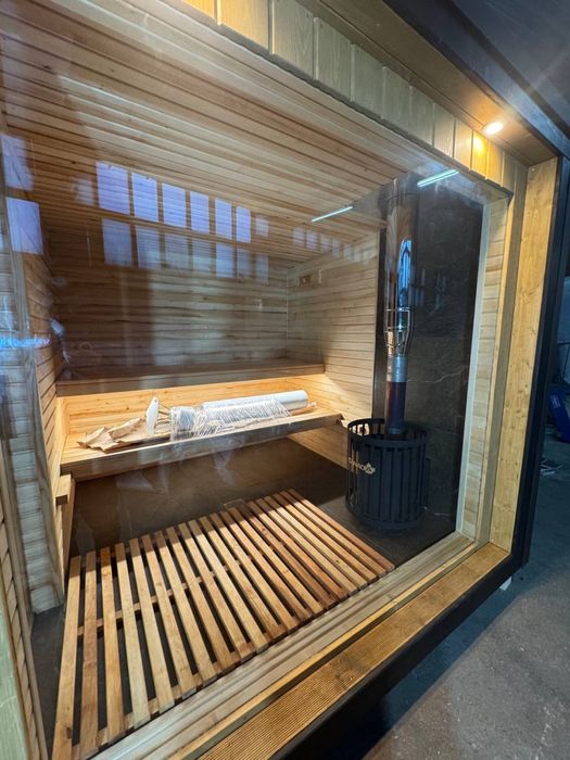 Модульна сауна з панорамним вікном та душом.