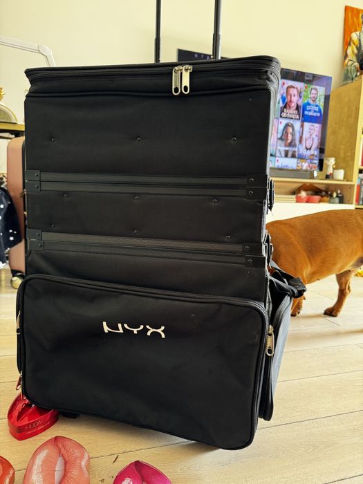 Kufer makijażystki NYX Professional Makeup walizka
