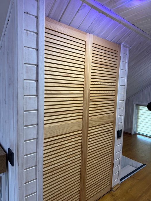 Будинок з ремонтом, є твердопаливний котел та резервне живлення