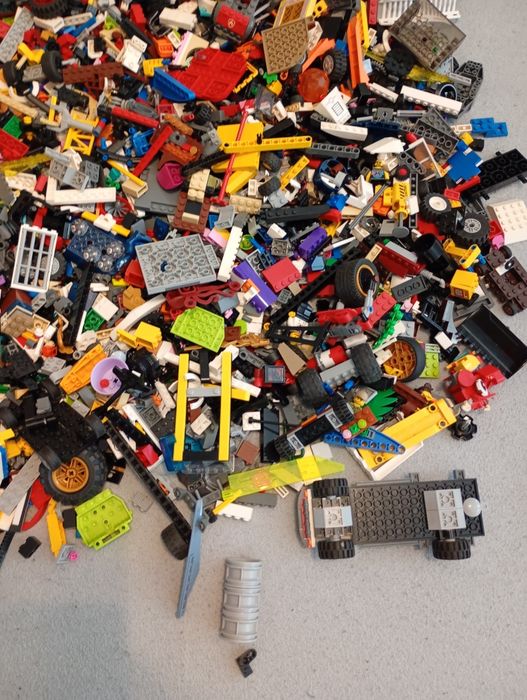 Lego mix  9,5kg.