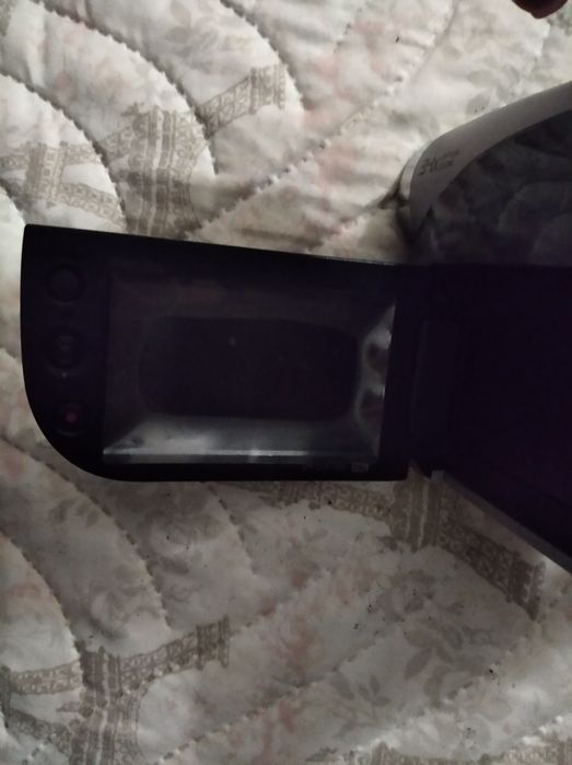 Продам видеокамеру Samsung 34X