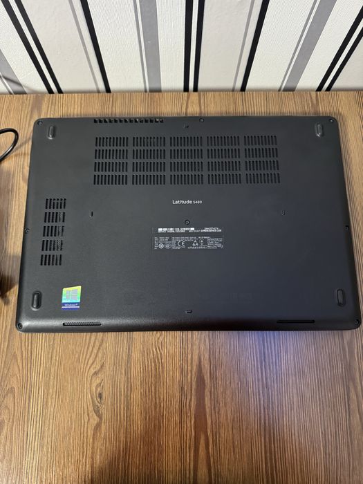 Dell Latitude 5480. Full HD. ddr4. Intel Core 5-7440HQ, 3500 MHz 45W