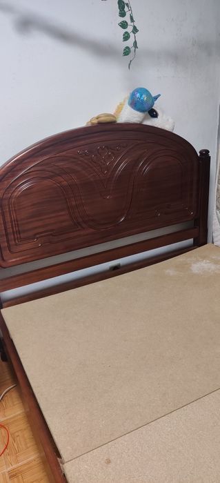 Cama de casal + mesas de cabeceira