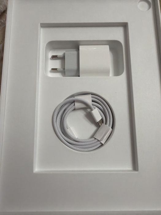 Ipad Air 5 M1 idealny