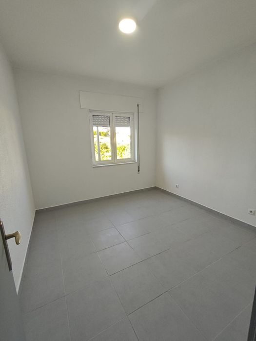 Uma Moradia Com 2 Apartamentos Independentes